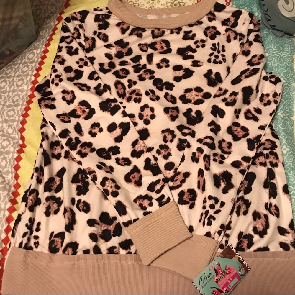 Host pick! Last One! Gorgeous Ribbed Leopard Top - Picture 3 of 4